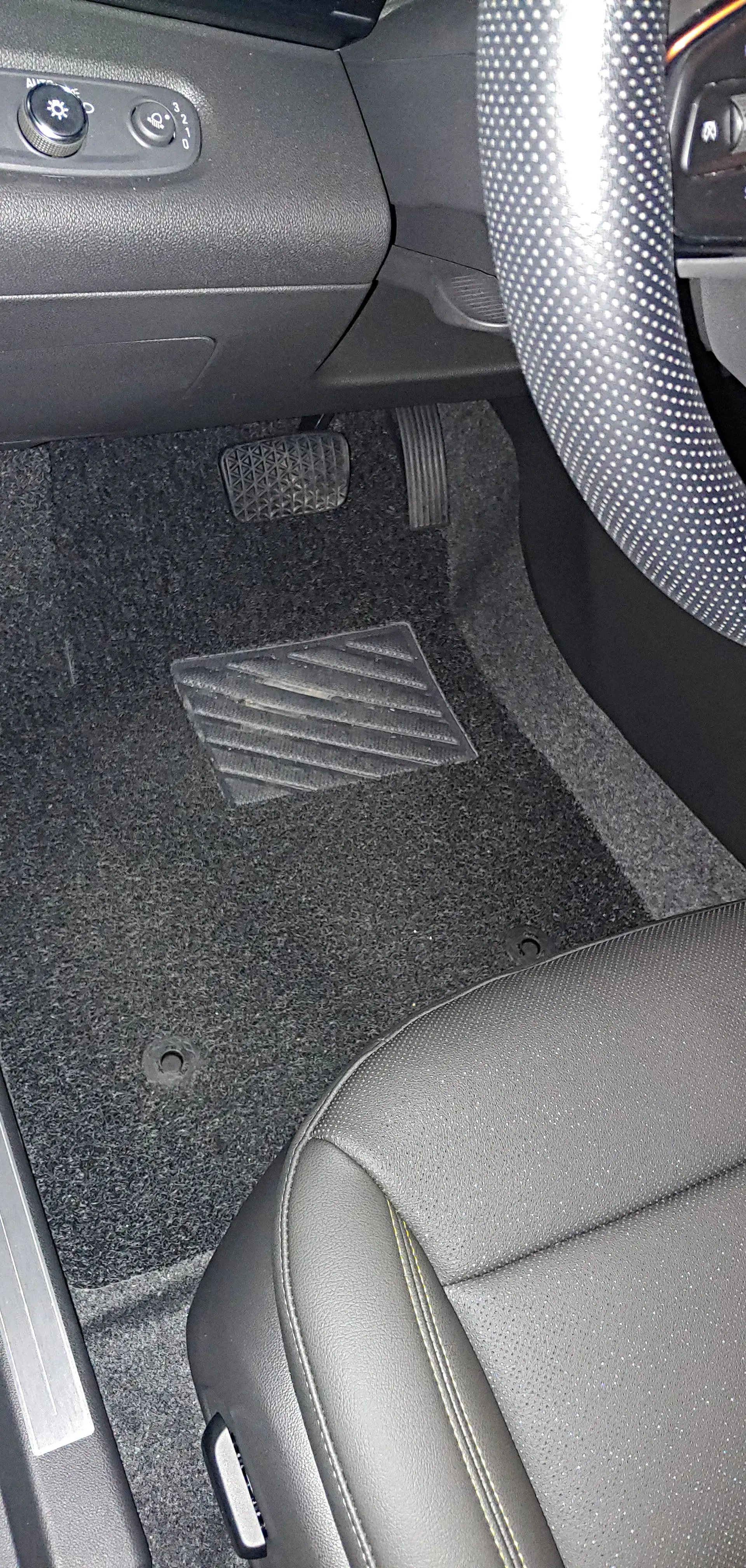 쉐보레 트랙스 크로스오버 내부 및 인테리어