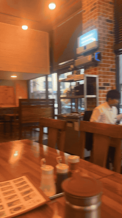 광교반점 홀 테이블 분위기 - 조용한 식사 공간 gif
