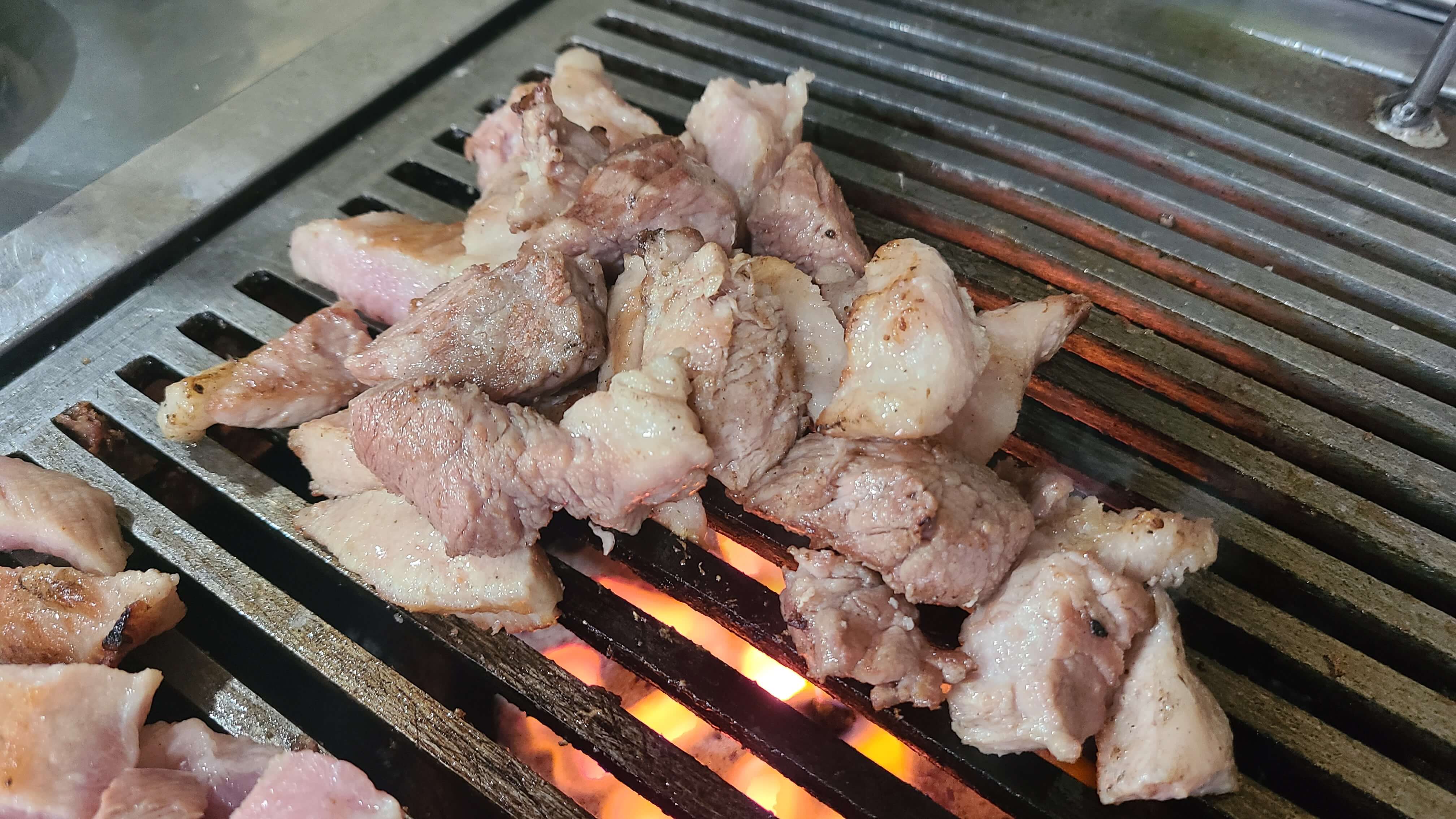 마포주먹고기-주먹고기-항정살-익히기