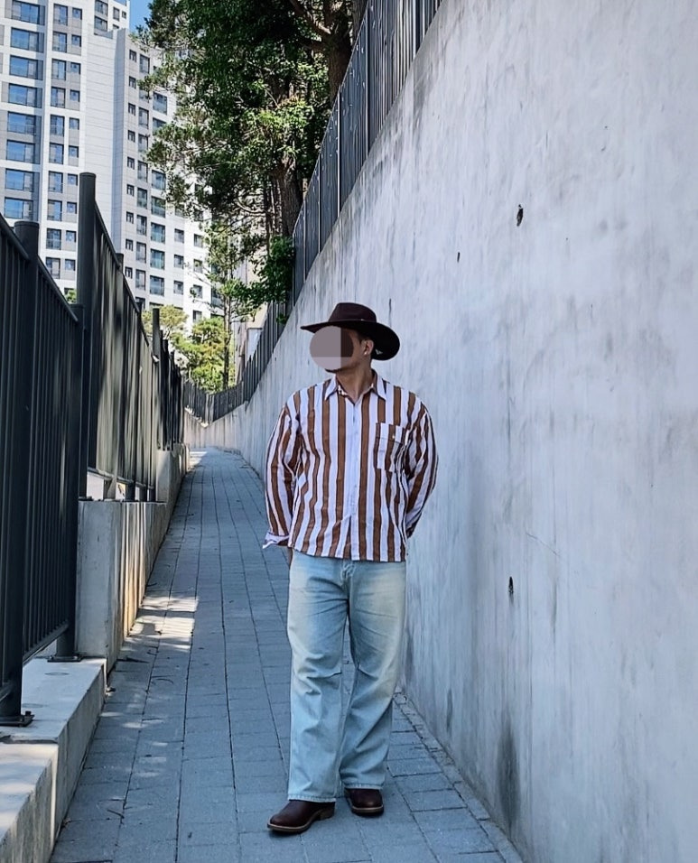 데일리룩('26. 6. 6.)유니버셜 케미스트리 페도라 카우보이모자 웨스턴모자, 빈티지 스트라이프 셔츠, 에러스익셉티드 연청 데님팬츠, 레드윙 페코스 1155 11인치 엔지니어부츠