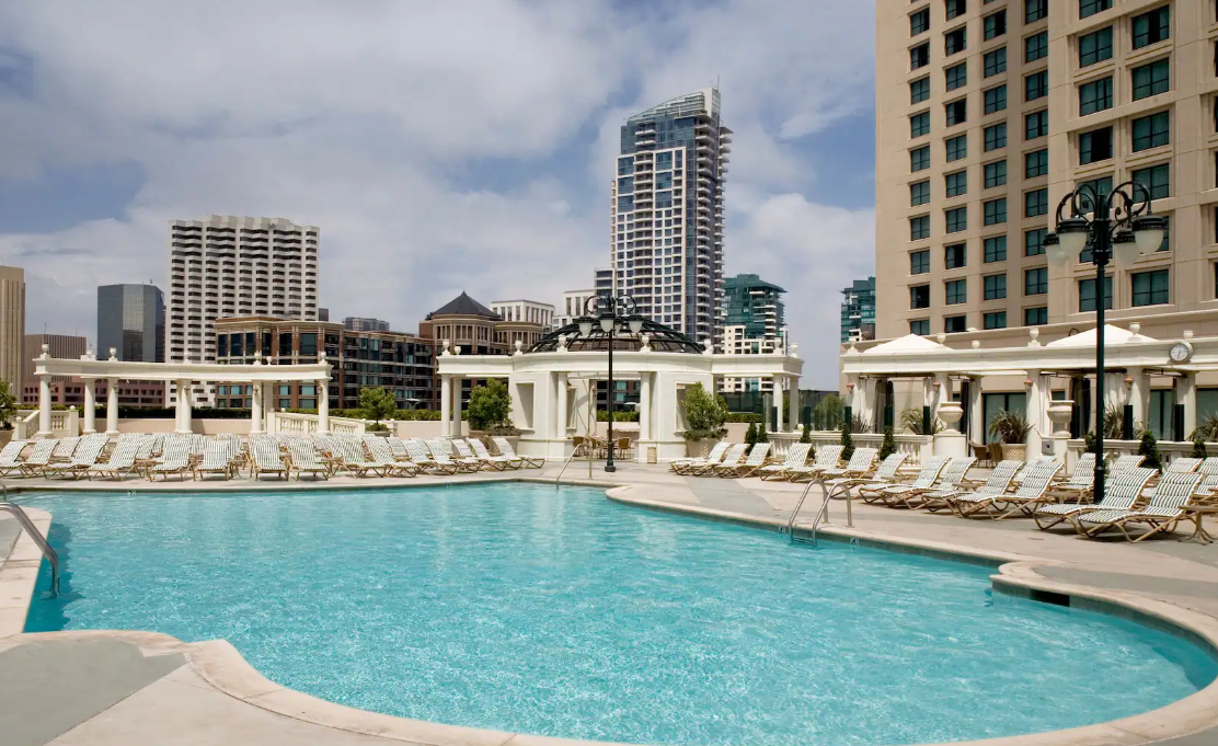 Manchester Grand Hyatt 샌디에이고, 미국 : 객실, 관광, 어메니티, 부대시설, 소개