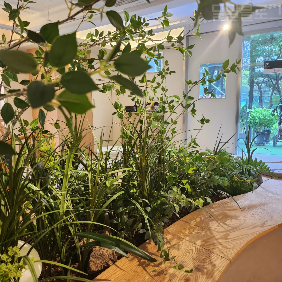 성수-서울숲-포레스트-내부