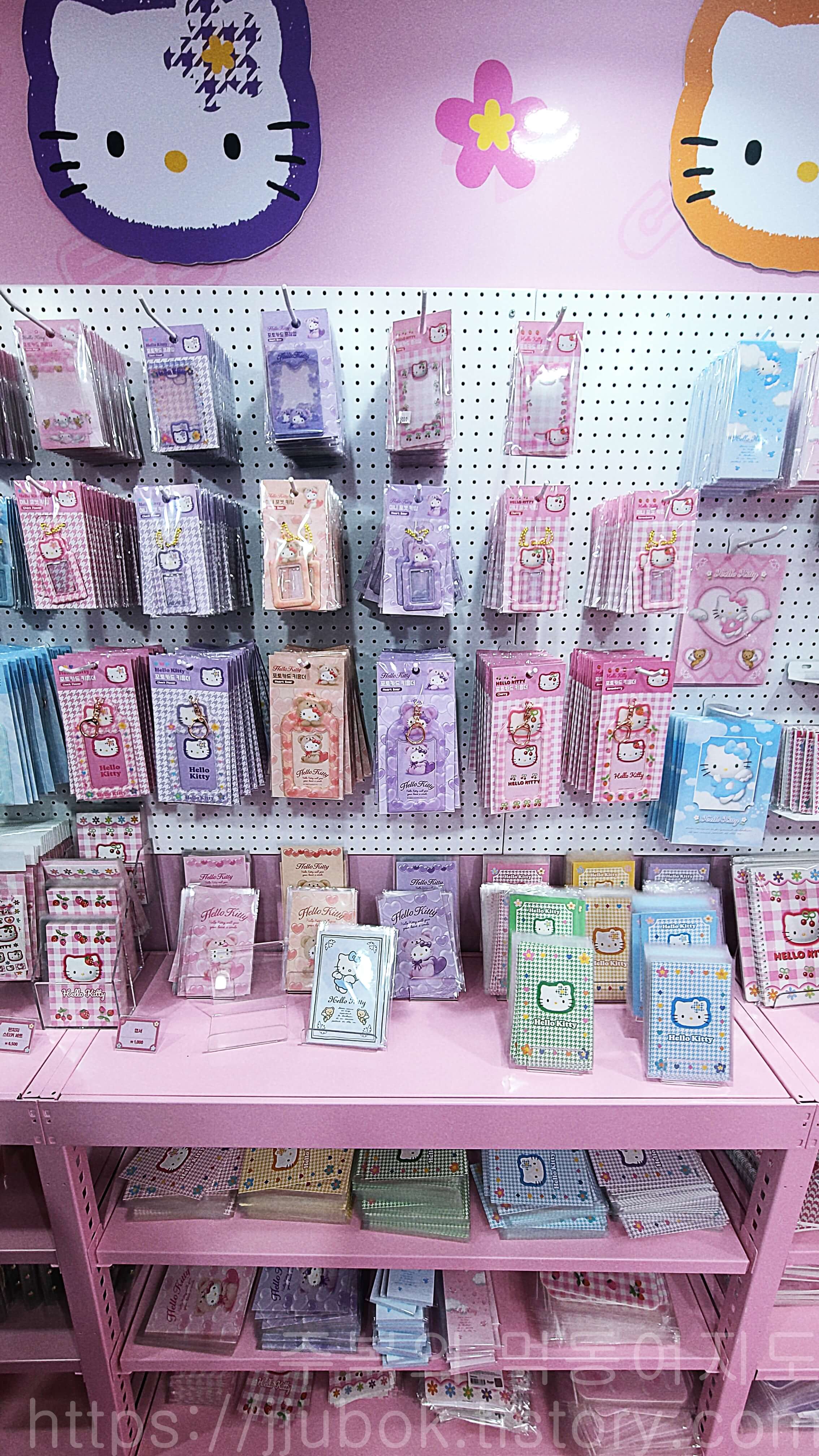 헬로키티-문방구-팝업스토어-굿즈샵-판매-상품-3