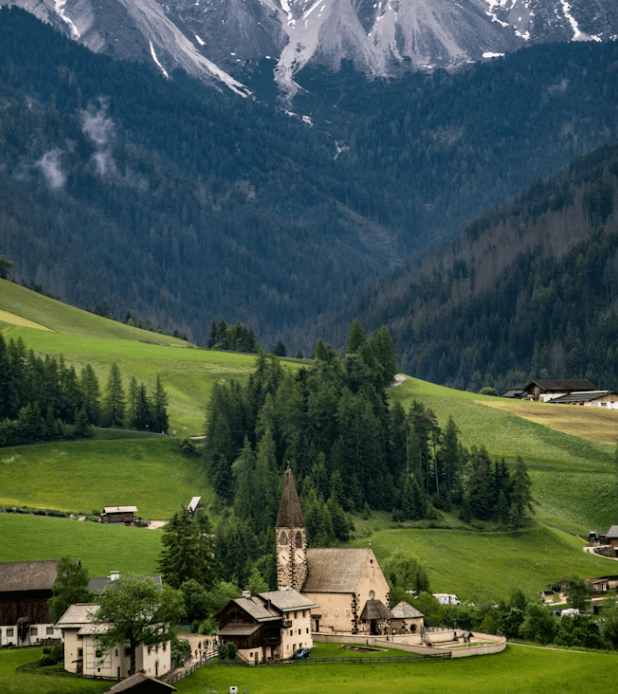 서유럽 럭셔리 vs 가성비 여행: 당신의 선택은?