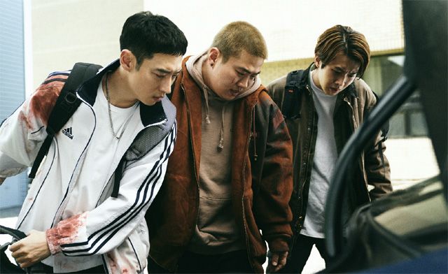 사냥의 시간 아디다스 그리고 영화 후기