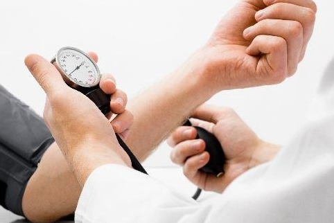 고혈압 혈압관리 자연치료 생활습관개선 혈압낮추기 저염식 대시식단 건강관리 체중감량 운동효과