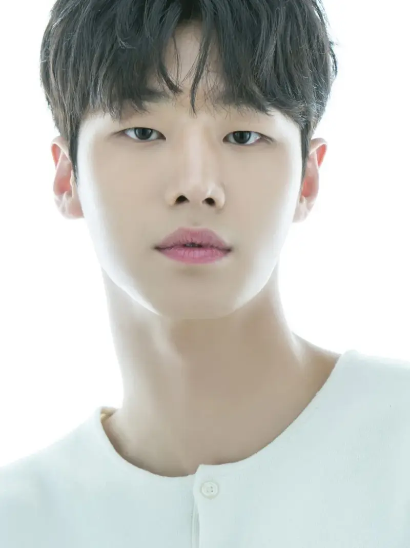 춘화연애담에서 화성대군 열 역을 맡은 김택