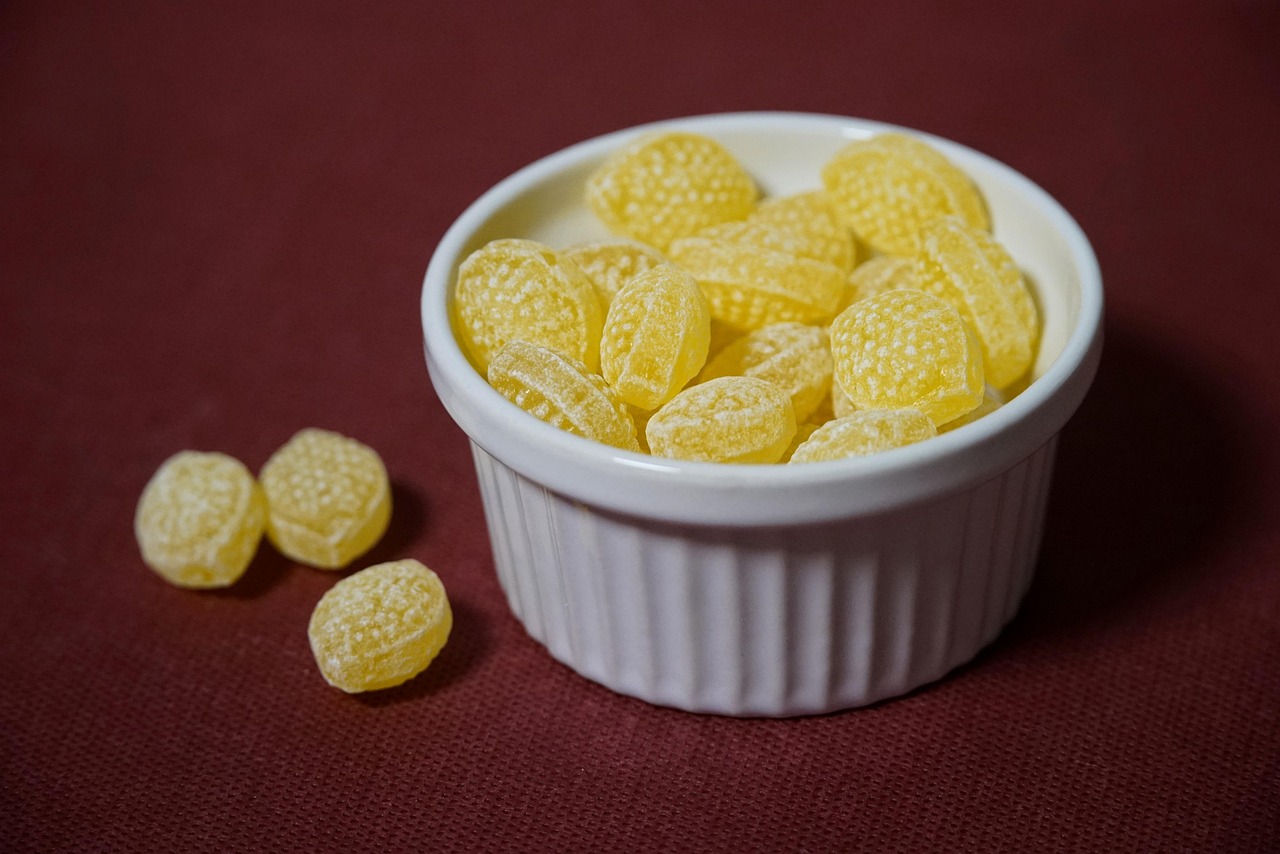 저혈당의 원인과 증상, 응급처치, 예방과 관리와 관련된 사진