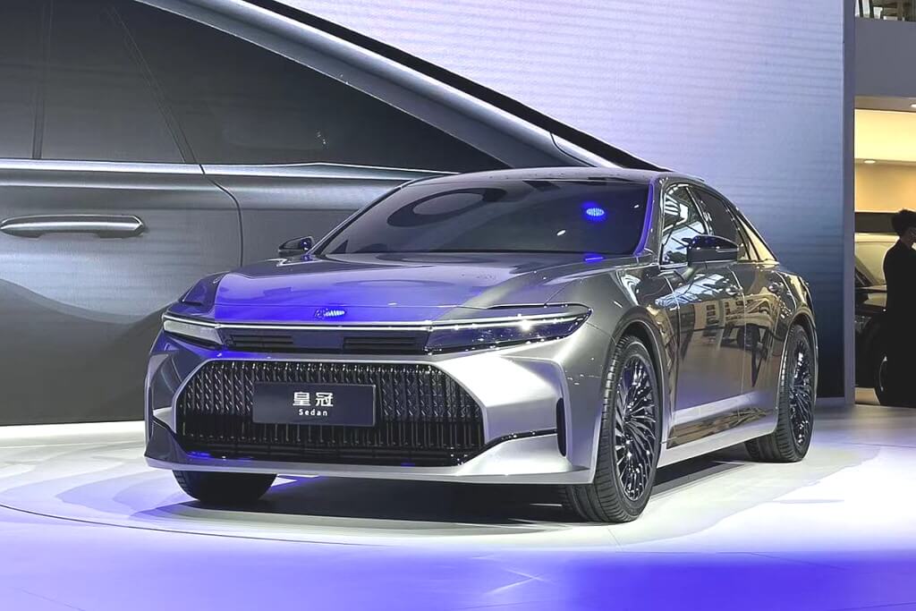 토요타 크라운 풀체인지 세단 공개 스포츠, 크로스오버 모델 비교