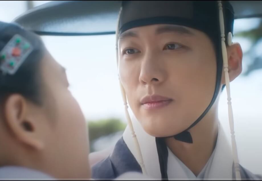 그네에서 떨어지는 길채를 안다.