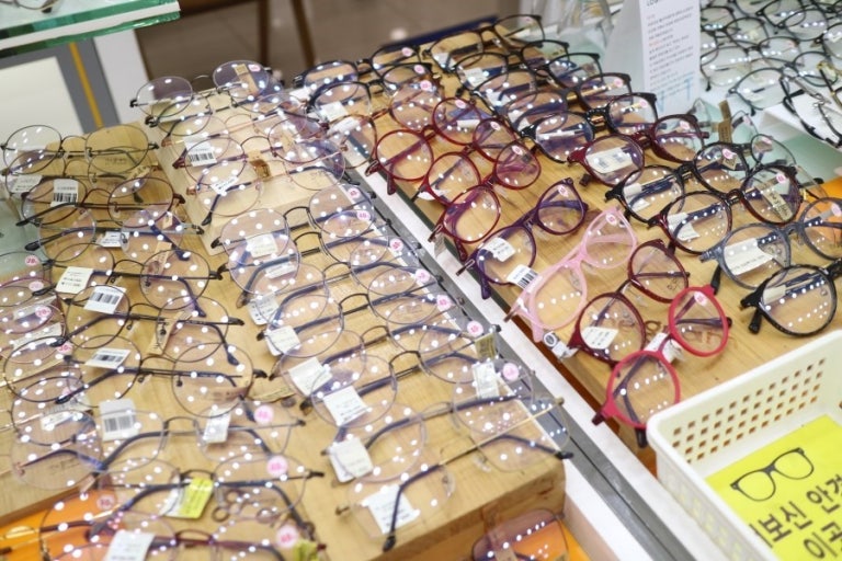 누진다초점 렌즈 안경태 관련 사진