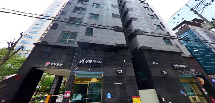 강남역투웨니퍼스트 외관