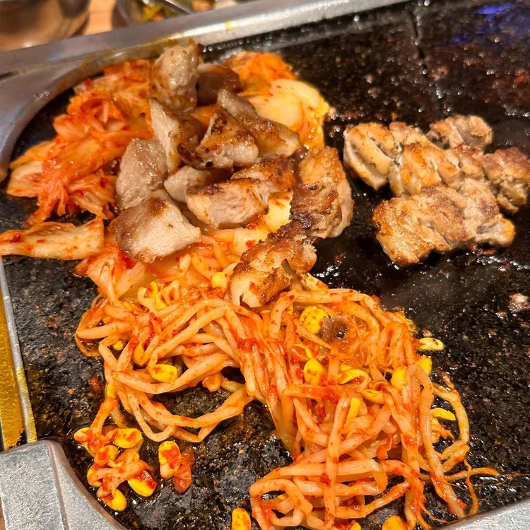 강남 서초동 삼겹살 '칼맞은 삼겹살'