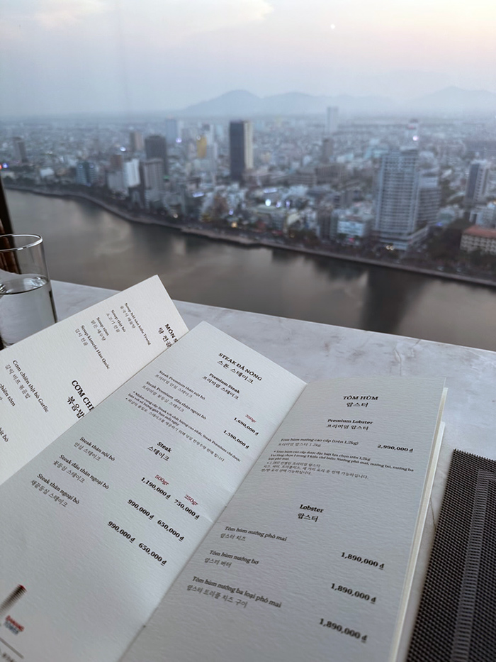 베트남 다낭 맛집 다낭타워 스테이크 하우스 & 루프탑바 Danang tower 다낭타워