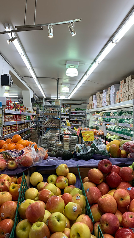 킴스 마켓 내부