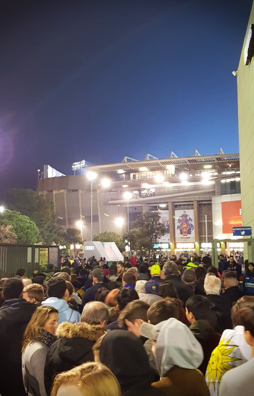 스페인 바르셀로나 캄프 누 보안검색대