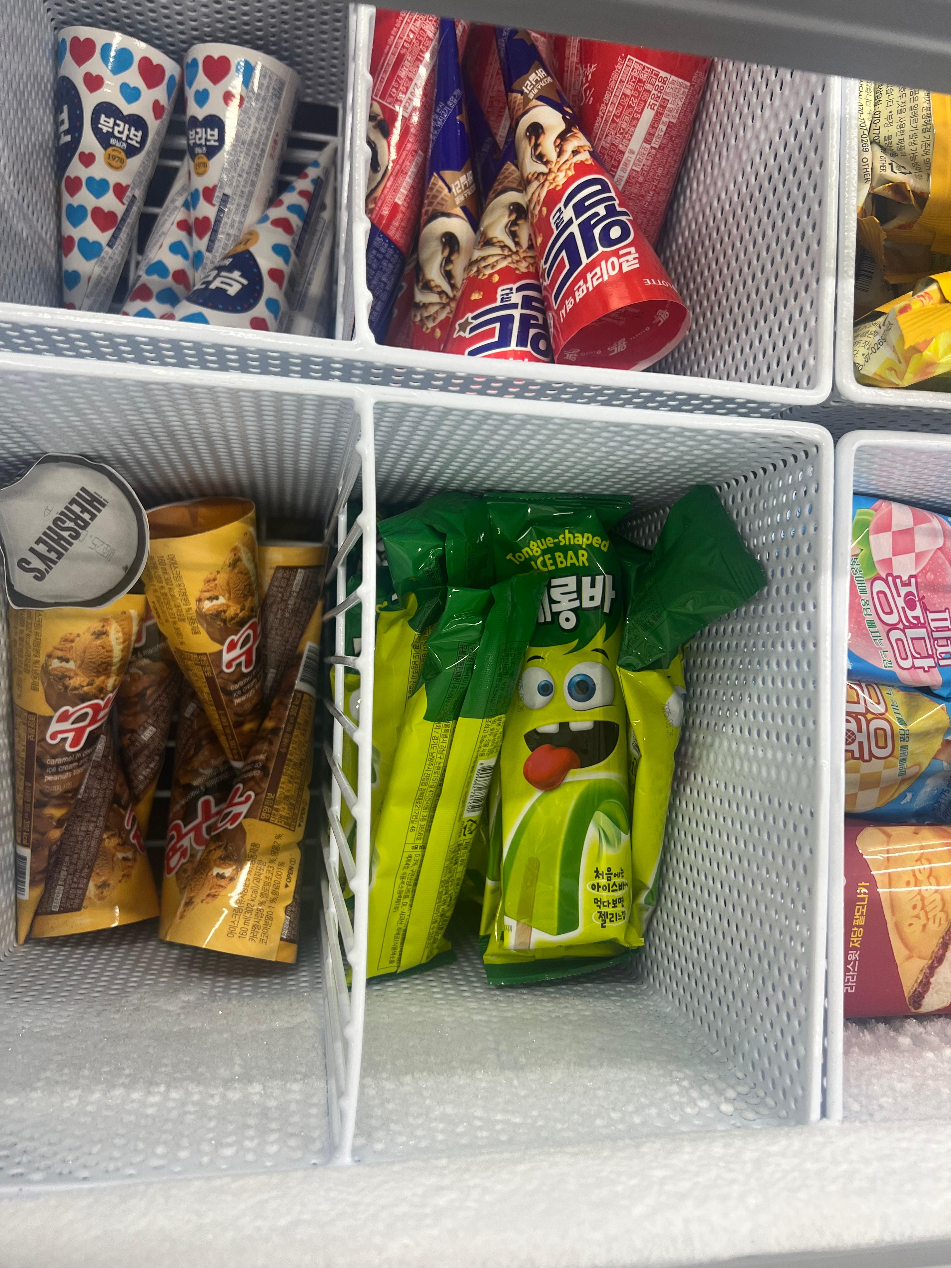 GS25 아이스크림코너에 메롱바가 있는 모습