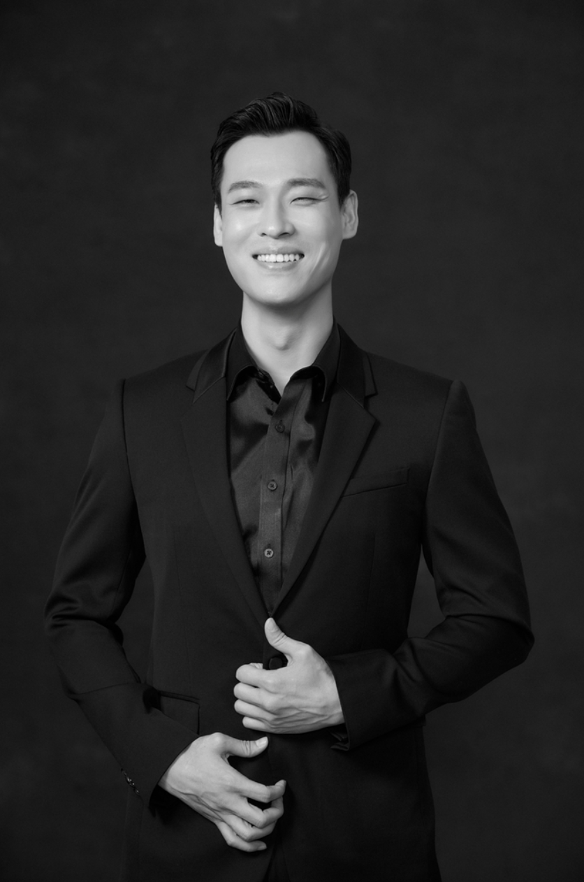 최재림 흑백 프로필 화보