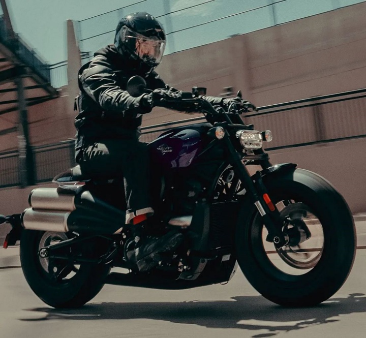 2025-할리데이비슨-스포스터-S-앞모습