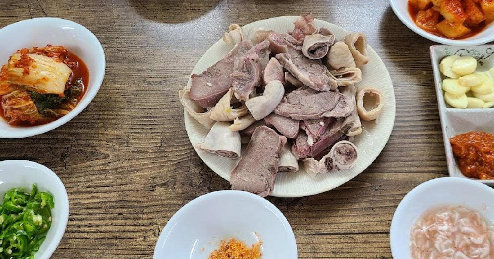 일미식당 머릿고기·내장모듬