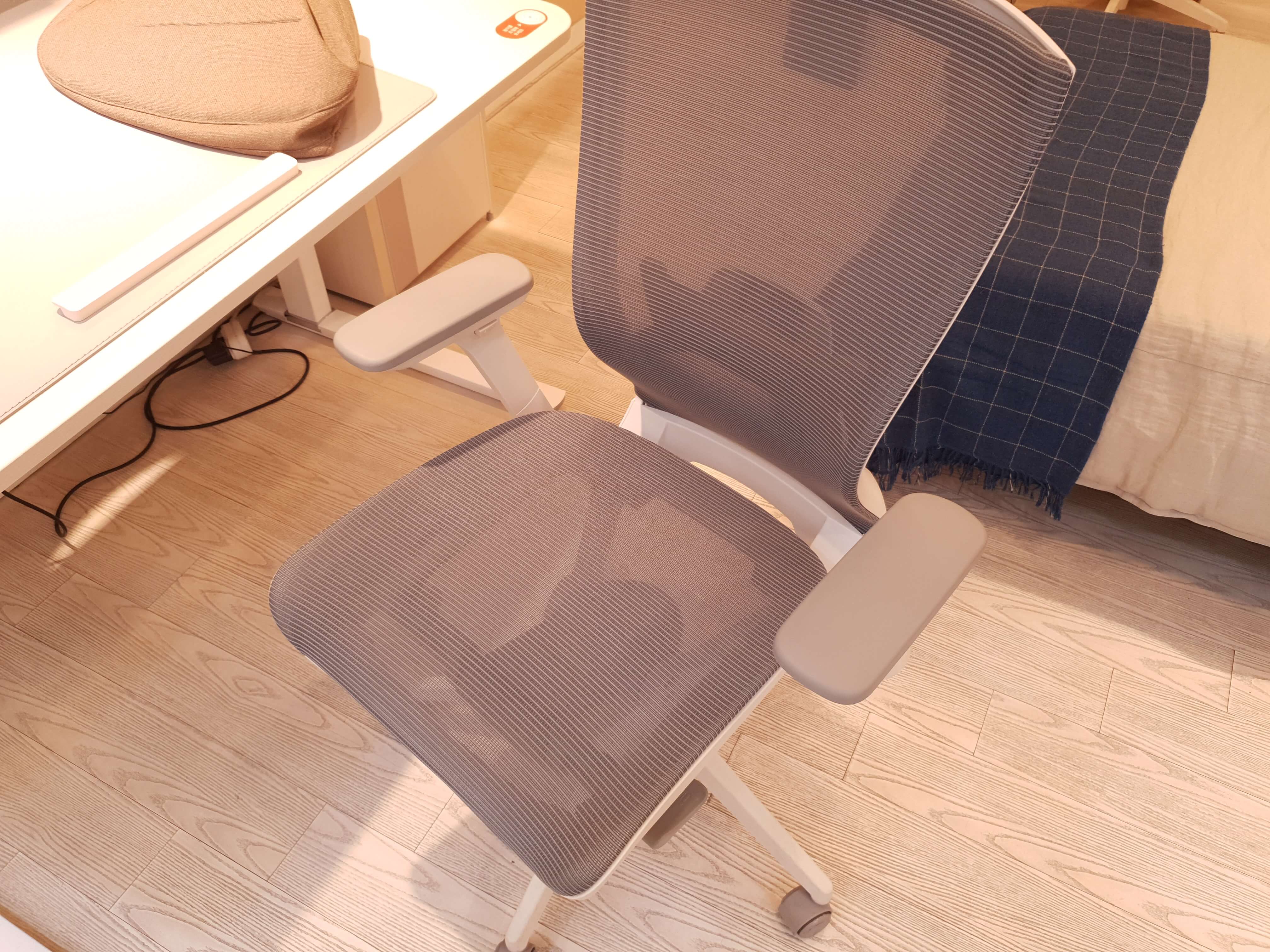 일룸-책상-의자-아이핏-에어1