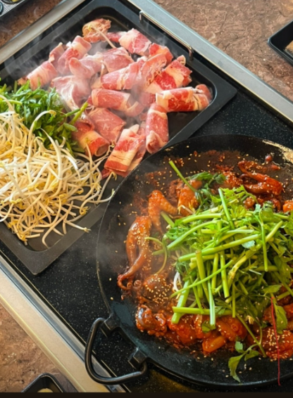 생방송투데이 철판쭈꾸미 볶음밥 덮밥 우삼겹 대패삼겹살 10000원 막퍼주는집 인천 서구 청라 쭈꾸미당