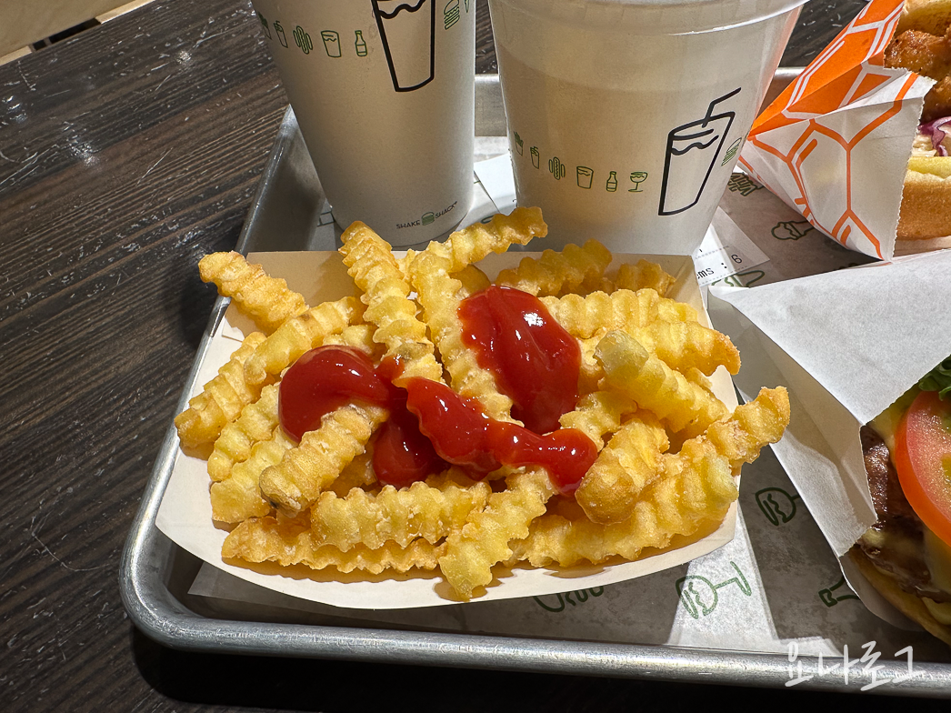 쉑쉑버거 쉑쉑 쉐이크쉑 쉐이크쉑햄버거 햄버거맛집 동탄맛집 동탄 동탄데이트 동탄햄버거 동탄수제버거 동탄맛집추천 동탄롯백 동탄롯백맛집 동탄롯데백화점 동탄롯데백화점맛집 동탄가볼만한곳