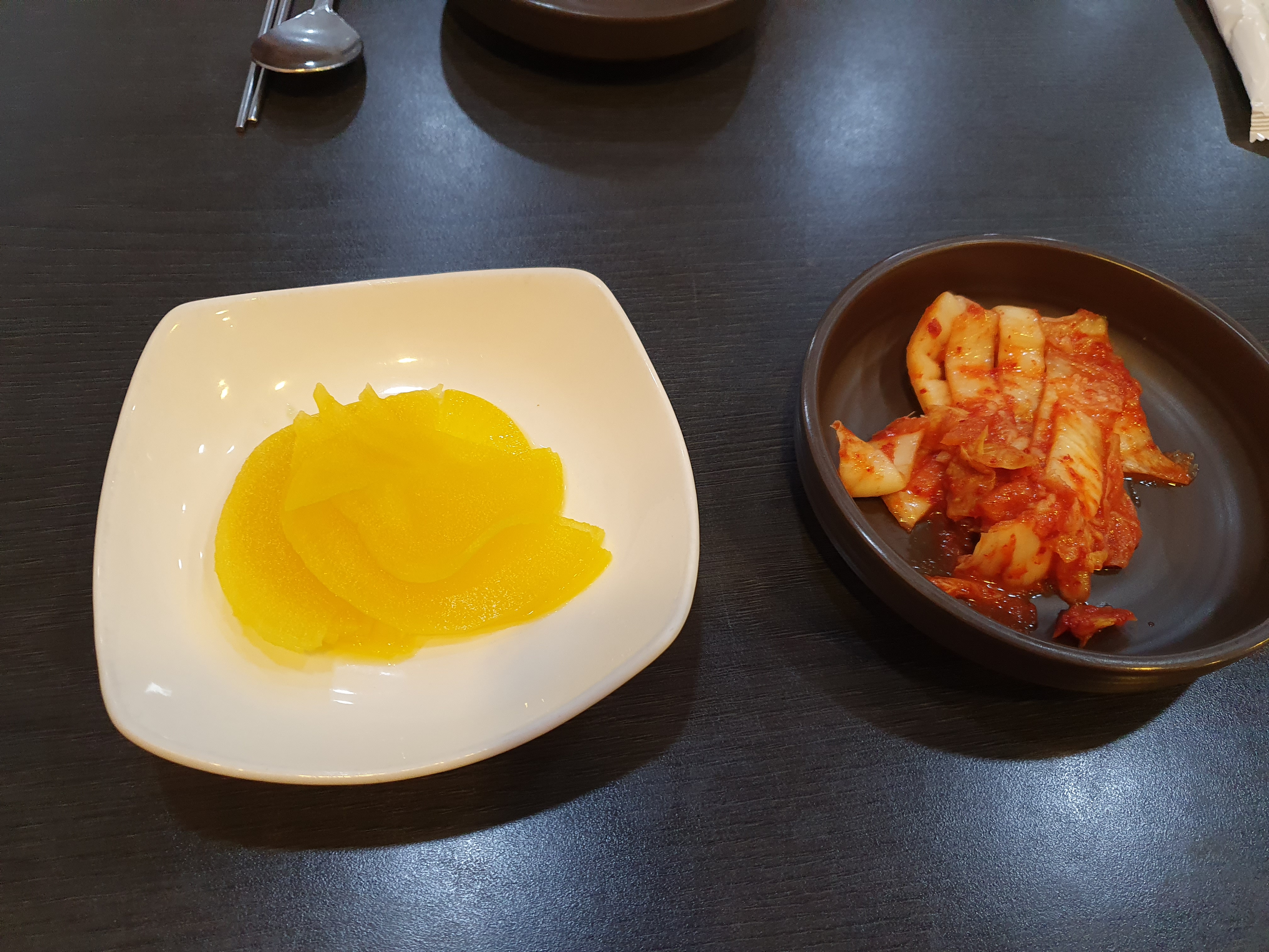 가수원동 백손짬뽕 단무지와 배추김치