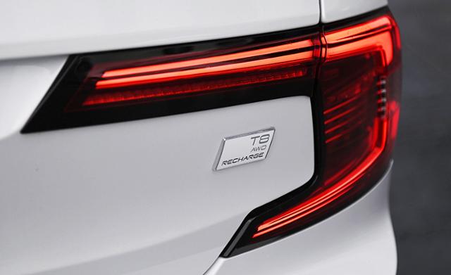 볼보 S90 MHEV & 리차지 PHEV