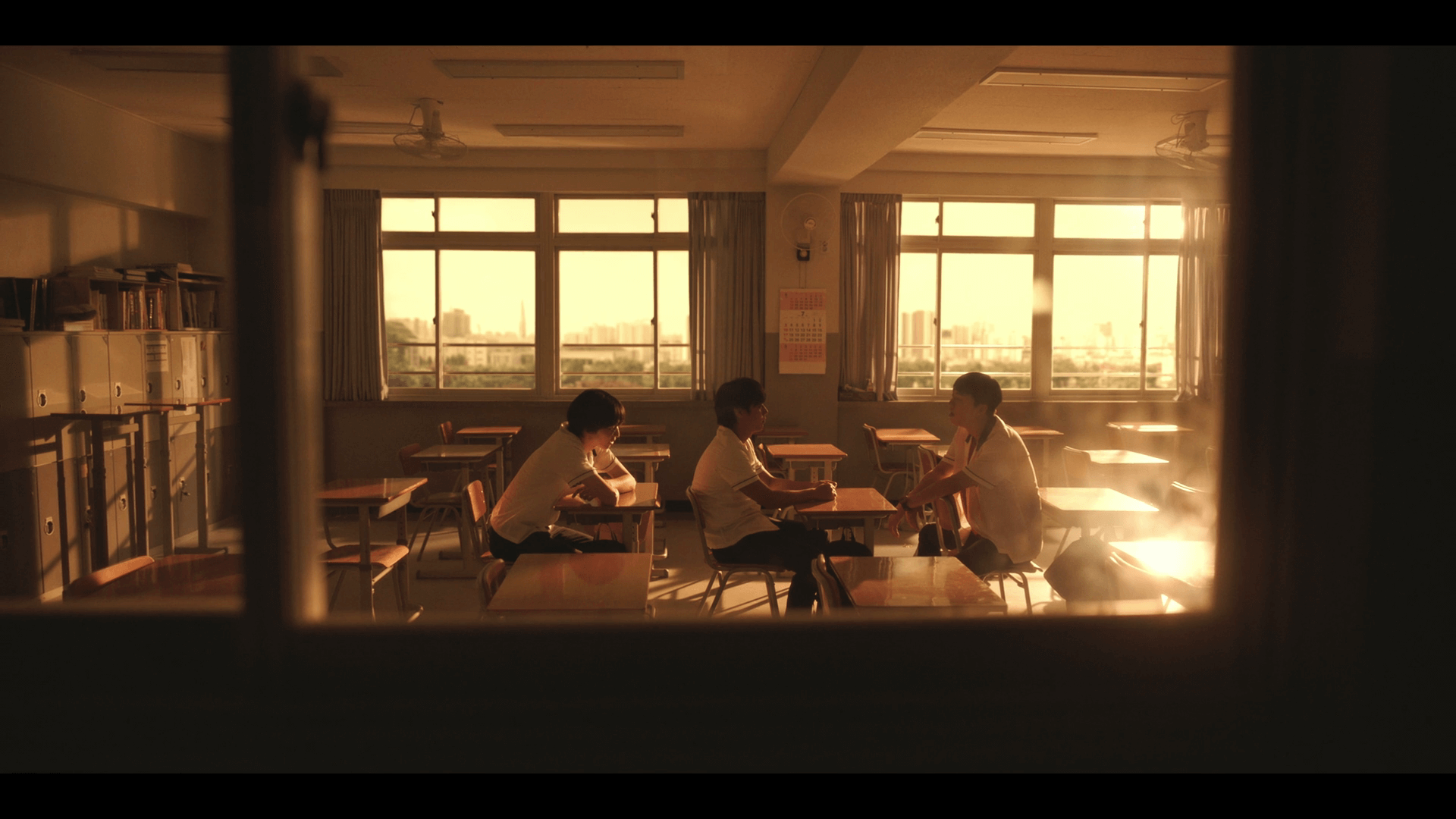 드라마 '약한영웅 클래스 1' 8화 한 장면 - 교실에 앉아 있는 오범석, 연시은, 안수호