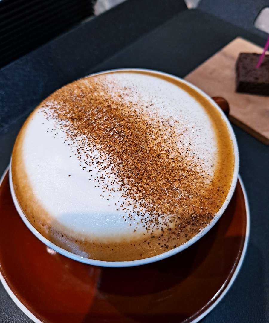 정성스러운 카푸치노