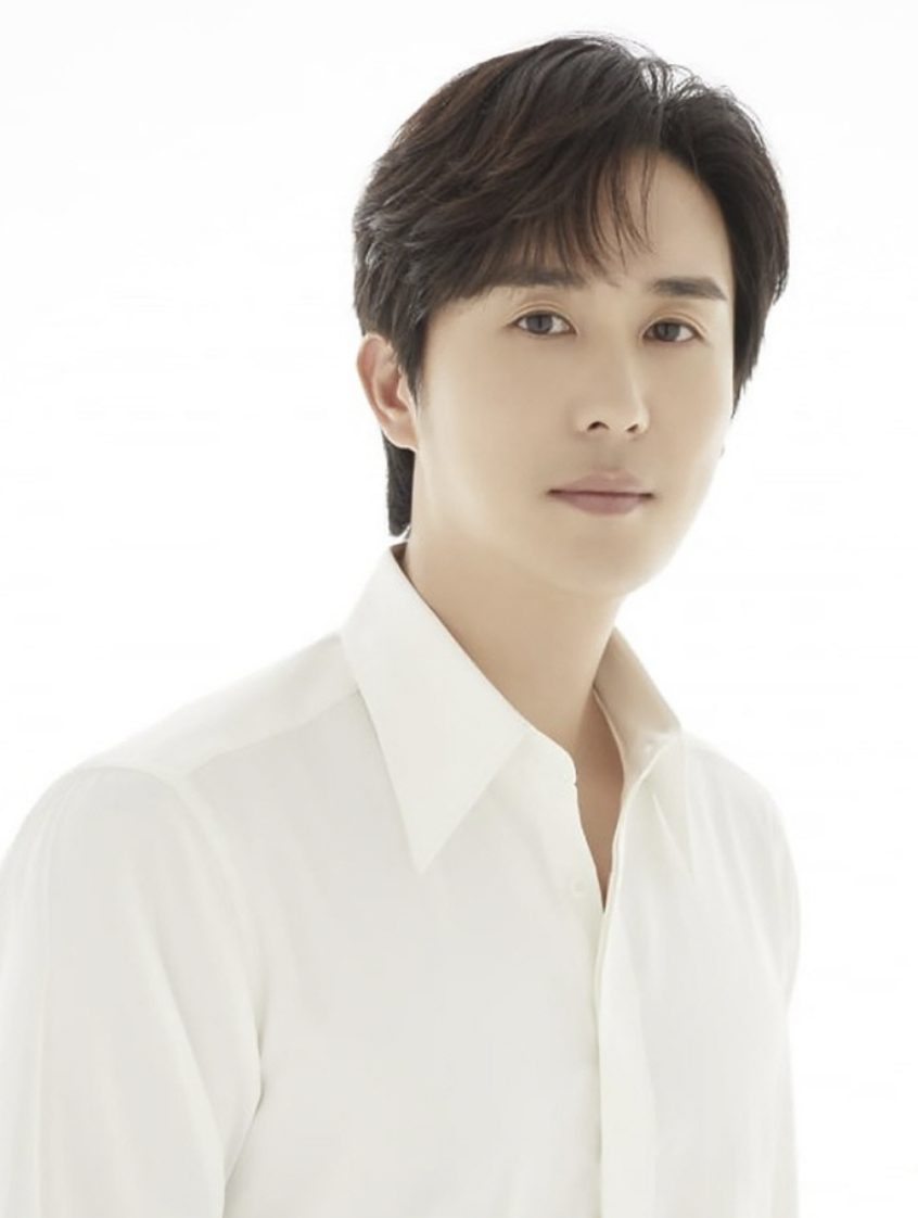 신유 외모
