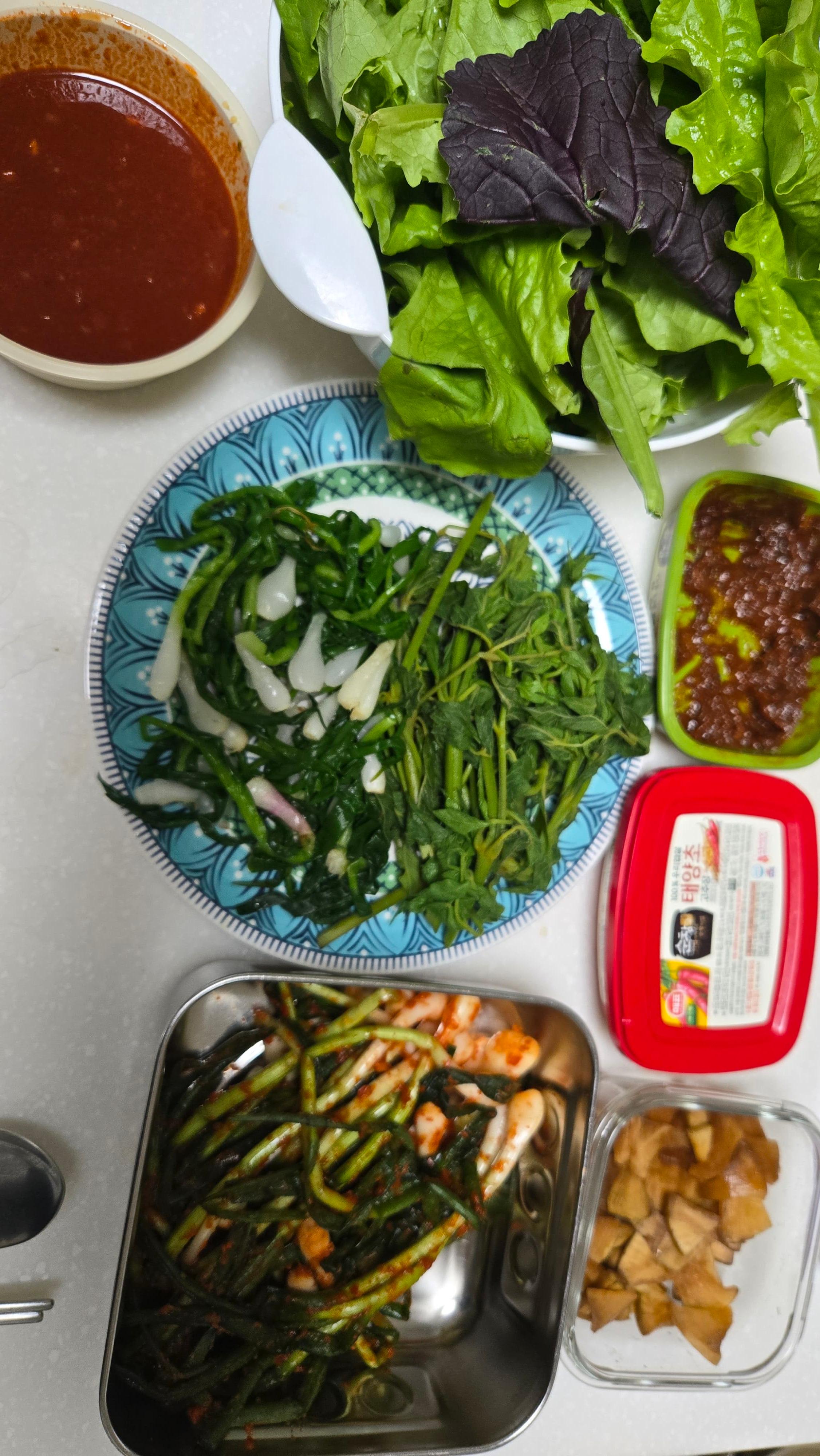 된장과 같이 먹으니 정말 잘 어울렸습니다