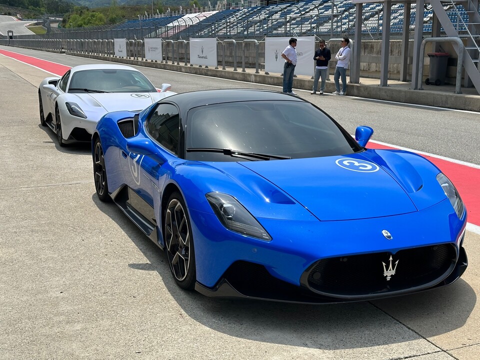 [시승] &quot;강렬함과 감성의 조화&quot; 서킷서 만난 삼지창&#44; 마세라티 &#39;그레칼레·MC20&#39;