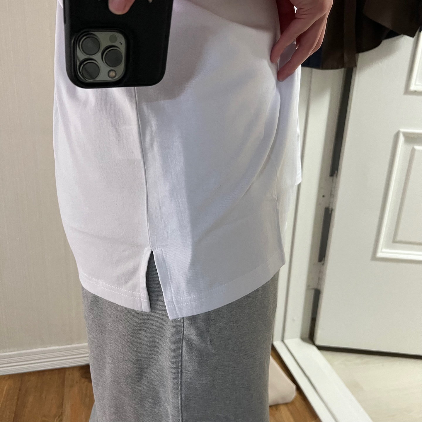 ์๋ฐ๋์ค ๋ ์ด์ด๋ ํฐ์
์ธ ๋จํ ์ฐฉ์ฉ ๋ชจ์ต