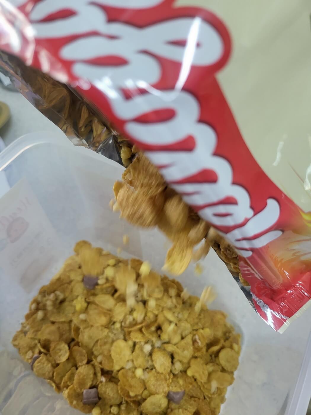 켈로그 고소한 현미 그래놀라 사르르 큐브 시리얼