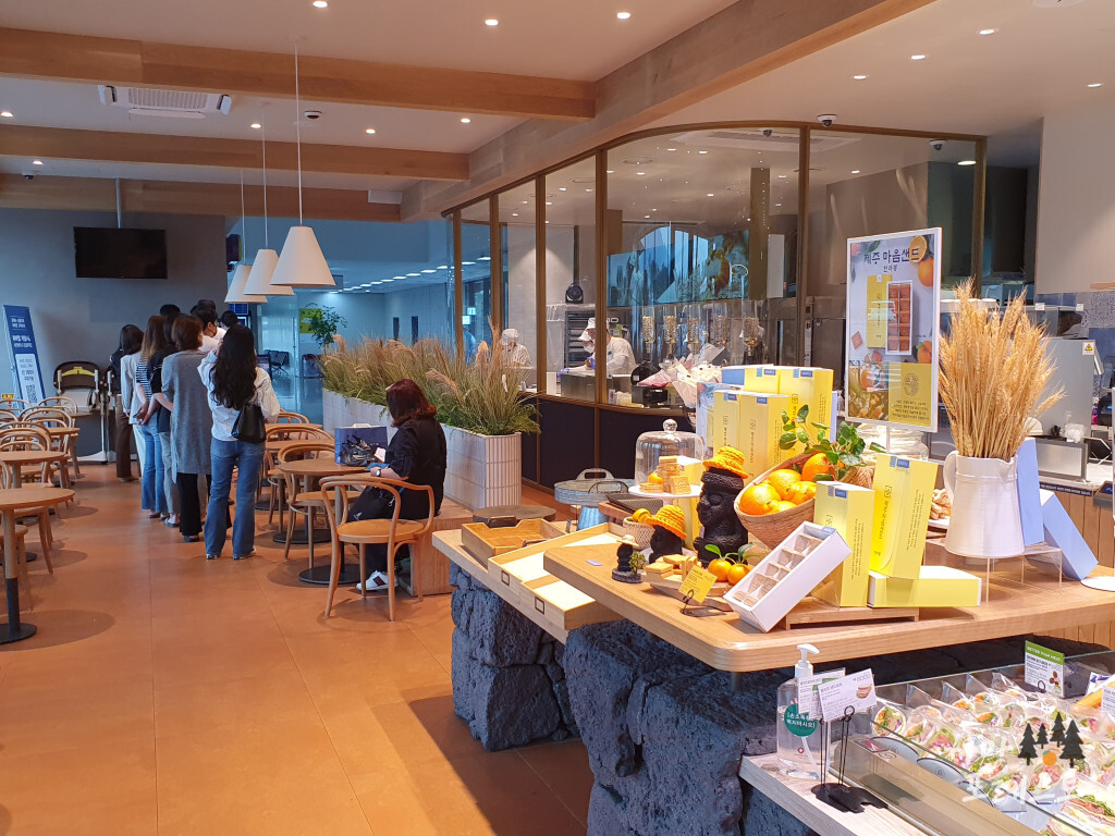 파리바게트 제주공항 매장 내부