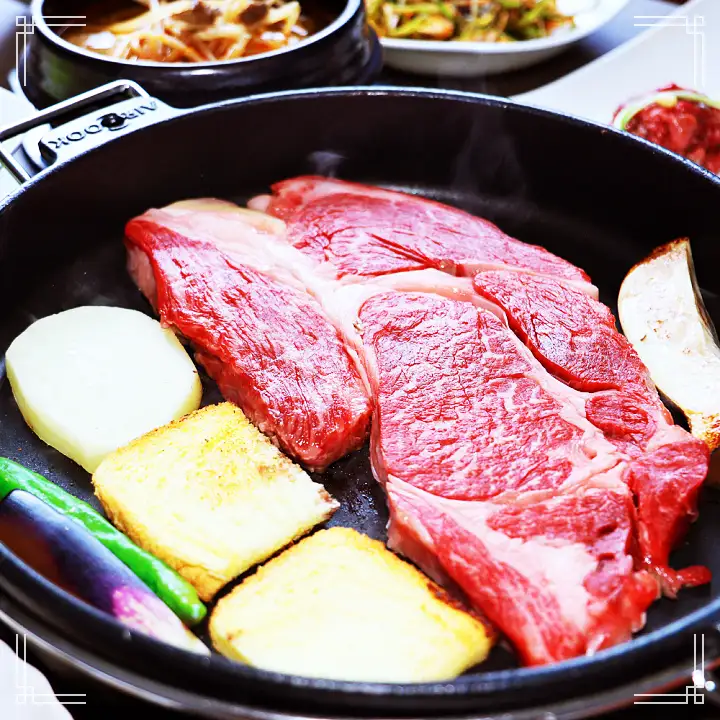 생방송오늘저녁 한우 케이크 골라먹는 정육 식당 24시간 영업 갈비탕 토마호크 스테이크 강남 신사동 압구정 맛집 추천