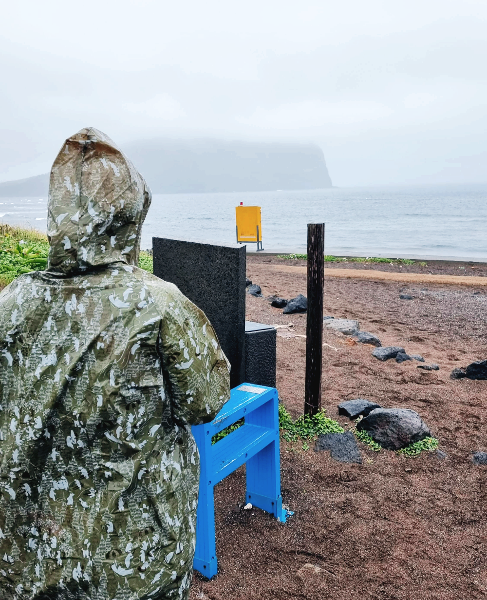 올레 2 코스 시작점에서 우비를 입고 출발하는 우리