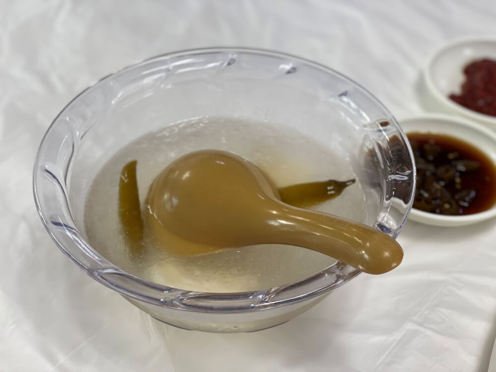 공항메밀국수-시큼한-스타일-동치미