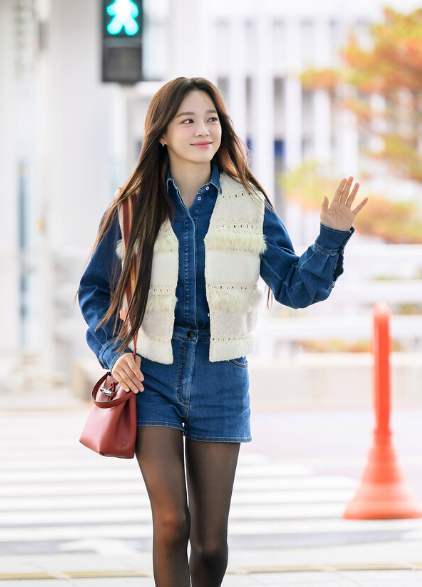 김세정 롱샴 공항패션