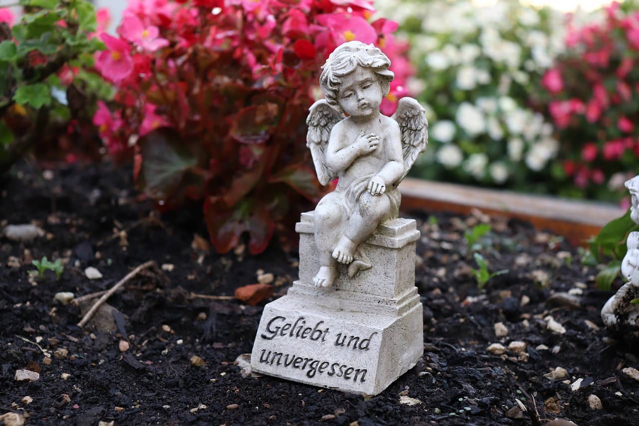 염소가 망자의 길을 인도한다 – 우간다 북부 부족의 동물 인도 장례