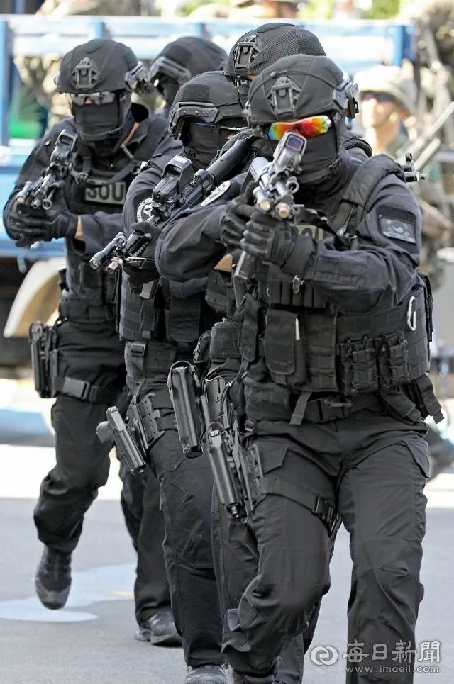 국회 행정안전위원회에 출석한 목현태 총경은 "대통령의 지시에 따라 계엄령 하에서 정당한 지시를 받았고, 업무 수행 당시 위법하다고 생각하지 않았다"고 해명했다.