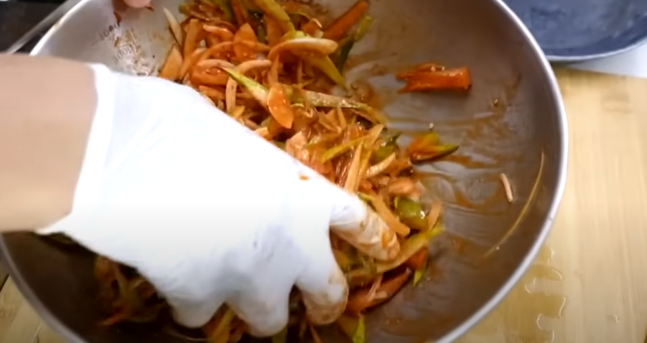 편스토랑 류수영 골뱅이소면 조리시작