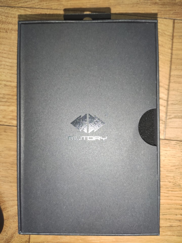 박스 개봉 사진 검은 종이