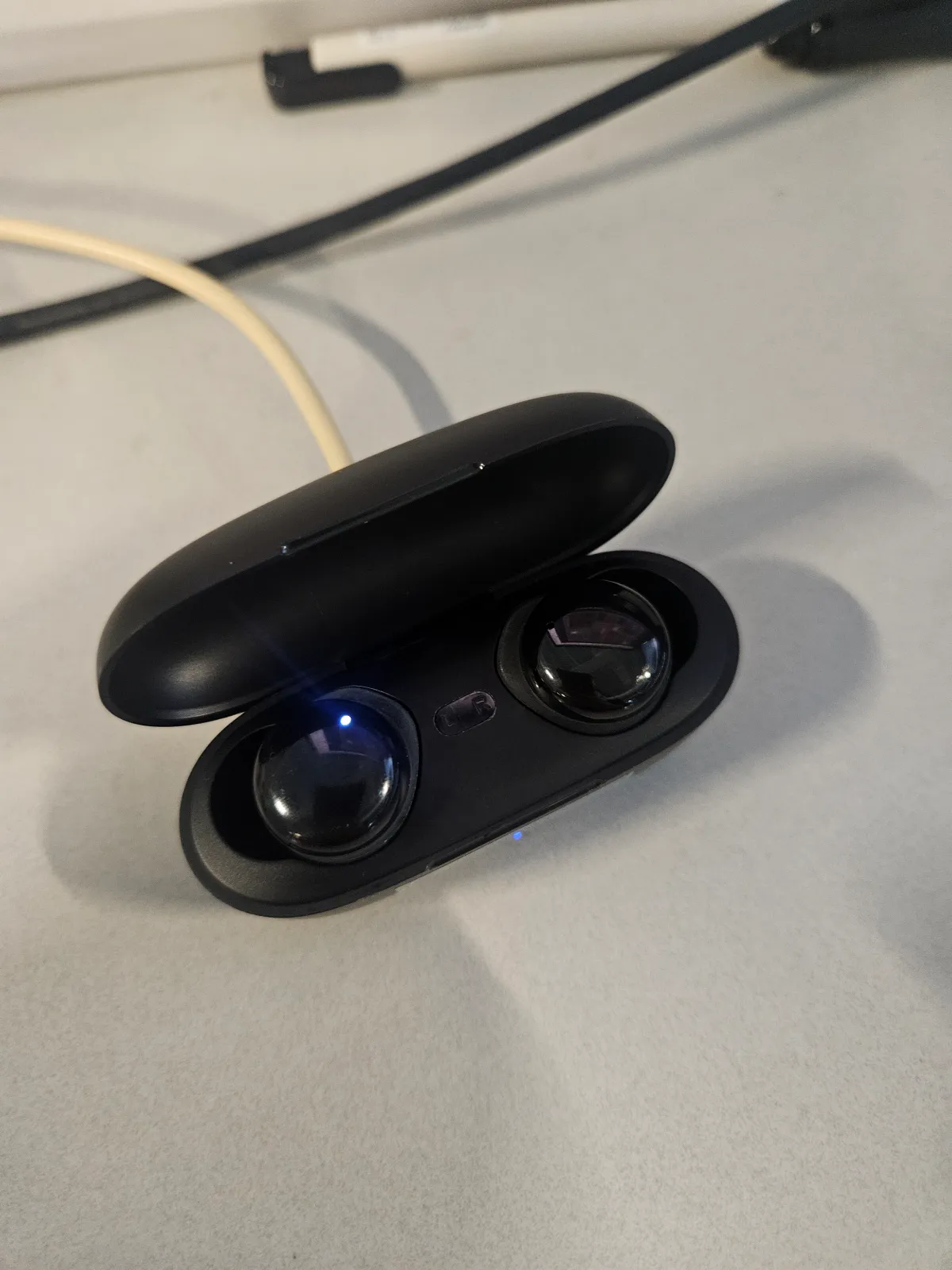 검은색-무선-이어폰