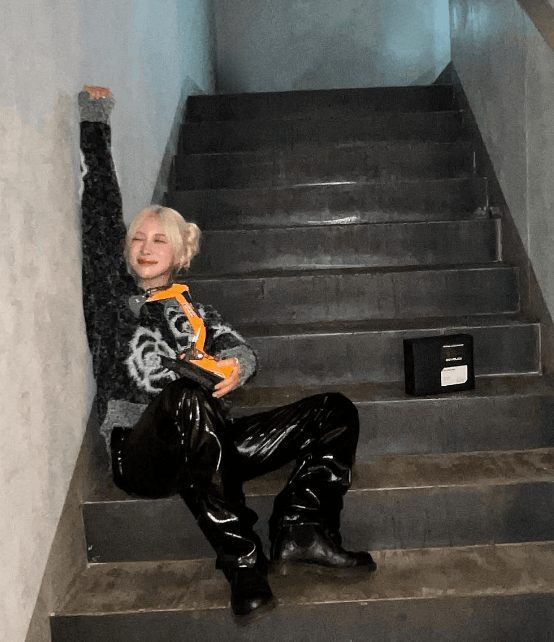 굴착기 앰배서더 아이돌