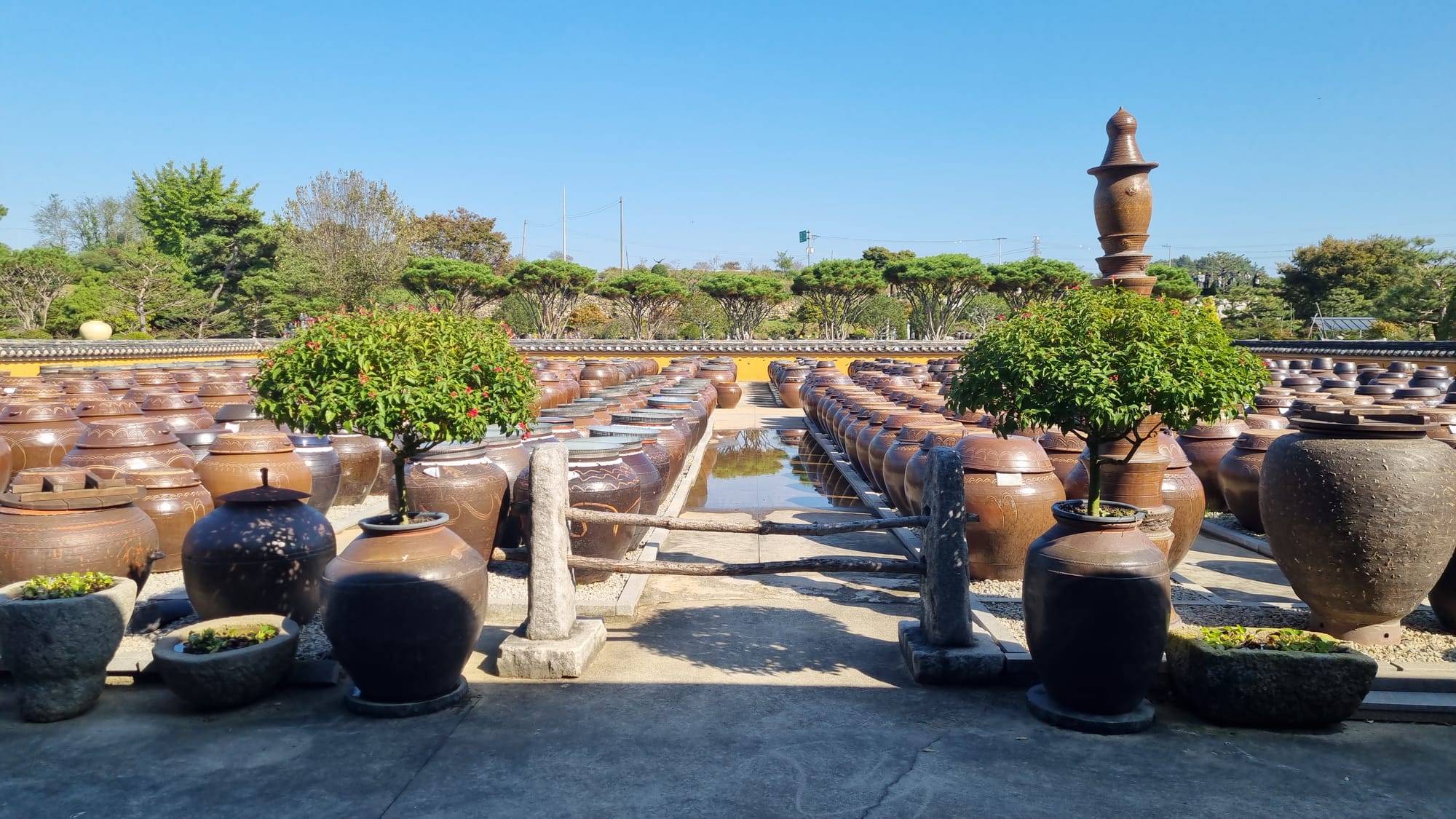고스락의 항아리 정원을 보여주는 이미지입니다.