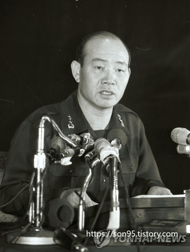 영화 서울의 봄 - 실제 전두환 사진