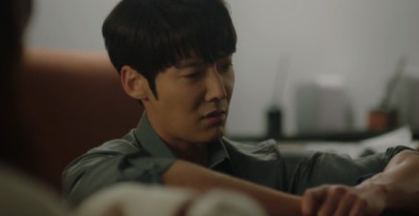 낮과 밤이 다른 그녀 8화 줄거리